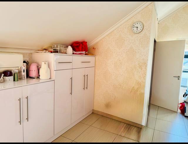 3 BEDROOM PENTHOUSE FOR SALE IN DAINFERN